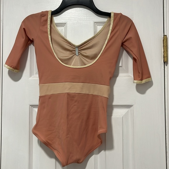 Yumiko Lucy size S techni fabric,velvet trim;peach, light peach/nude,vanilla - Picture 6 of 7